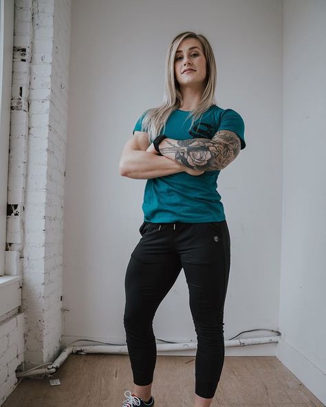 Josie Hamming on Instagram: “This world won’t defeat me  I hope everyone is staying in & staying healthy! 🖤 —— @teamsoul @nickdupuymedia” Josie Hamming Crossfit, Josie Hamming, Huge Biceps, Western Girl Outfits, Buff Women, Crossfit Women, Female Muscle, Small Workshop, Western Girl