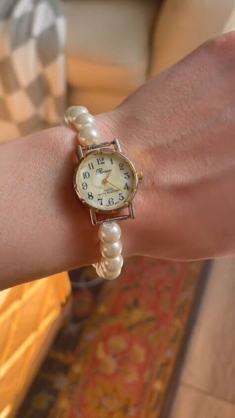 Diy Watch Band, Old Watch, Watch Diy, Beaded Watches, Diy Bracelets Tutorials, Pearls Diy, Old Watches, Old Shirts, Old T Shirts