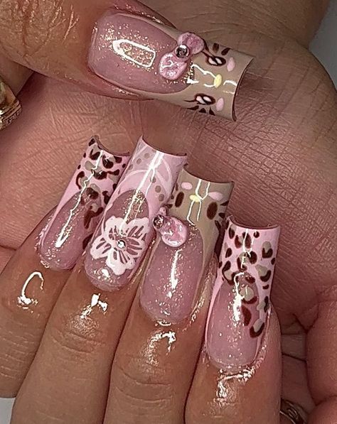 Pink Leopard Nails, Girly Acrylic Nails, Hello Kitty Nails, Unique Acrylic Nails, Cat Nails, Bling Acrylic Nails, Acrylic Nails Coffin Short, Kawaii Nails, Pink Acrylic Nails