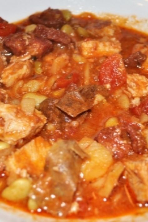 Portuguese-Style Pork and Chorizo Stew Chorizo Soup Recipes, Chorizo Stew, Pork Stew Recipes, Fresh Blueberry Pie, Chorizo Soup, Portuguese Style, Easy Brunch Recipes, Pork Stew, Pork Loin Chops