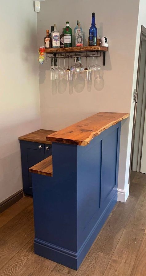 Small Corner Bar Ideas For Home, Bar Counter Ideas For Home, Home Bar And Games Room, Bar Wood Design, Small Indoor Bar Ideas, Small Bar In Living Room, Party Room Interior Design, Small Bar Wall, Small Bar Counter Design Home