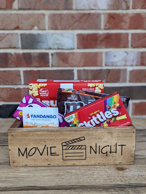 Bd Gift, Treat Boxes Diy, Movie Night Box, Adding Game, Movie Night Basket, Christmas Booth, Halloween Gift Baskets, Backyard Movie Nights, Backyard Movie