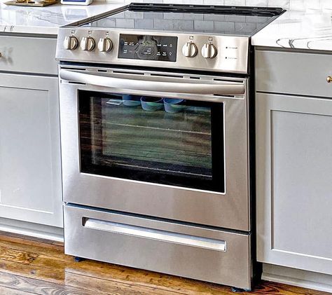 The Most (And Least) Reliable Electric Range Brands Front Control Electric Range, Kitchen Ranges Electric, Electric Slide In Range, Kitchen With Electric Range, Electric Ranges That Look Like Gas, Kitchen Range Ideas, Electric Range Kitchen, Electric Stove Kitchen, Kitchen Stove Ideas