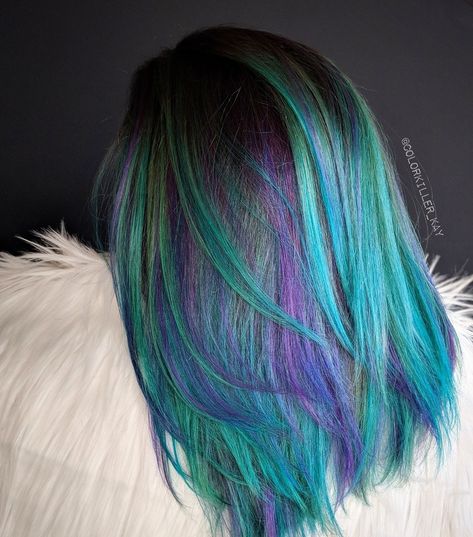 Northern Lights Hair Color, Northern Lights Hair, Light Ombre, Galaxy Hair, Cute Hair Colors, Dye Ideas, Hair Magazine, Peacock Color, Medium Long Hair