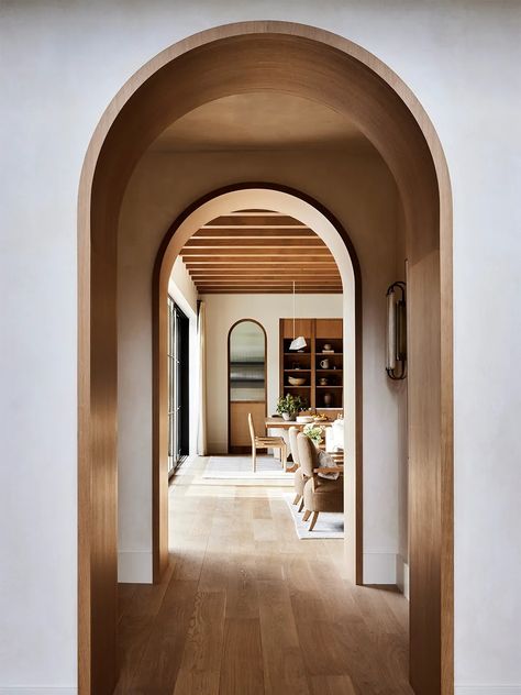 Lindye Galloway's Newport Beach Home Has a Secret Guitar Nook Archways In Homes, Modern Spanish Home, Mountain House Design, Colonial Interior Design, Lindye Galloway, Newport Beach Homes, Spanish Modern, Wood Details, Wood Arch