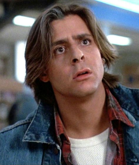 John Bender is so beautiful and funny John Bender Icon, Bender Aesthetic, John Bender, Hot Characters, Judd Nelson, 1980s Movies, Modeling Poses, Kin List, Fictional Men