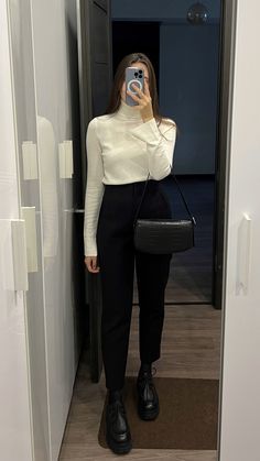 Stylish Minimalist Outfits, Bridal Stylist Outfit, Office Casual Outfit Winter, Formal Outfit Winter, Ootd Frio Casual, Outfit Formal Invierno, Winter Outfits Work Office, Autumn Office Outfits, Winter Outfits Formal