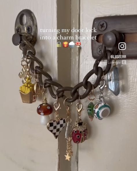 Door Chain Lock Charms, Nashville Apartment, Hippie Homes, New York Apartment, Future Apartment, Beautiful Interior Design, Nyc Apartment, Dream Apartment, First Apartment