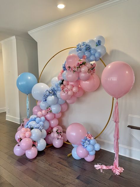 Blue Pink And White Balloon Arch, Gender Reveal Decorations Inside, Gender Reveal Balloon Hoop, Pink And Blue Balloon Decorations, Pink And Blue Gender Reveal Balloon Arch, Gender Reveal Balloon Arch Backdrop, Pink And Blue Party Theme, Pink And Blue Baby Shower Decorations, Gender Reveal Balloons Decorations