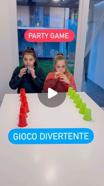 Mamma, Papà e 5 Bambini DIVERTENTI on Instagram: "🤩 Challenge divertente 😜 da fare con gli amici o in famiglia. Durante una festa di compleanno, pigiama party, party Game, festa con gli amici.  Idea carina divertente e facile da realizzare. Basta avere 2 palloncini 🎈 e dei bicchieri 🥤di plastica o carta ed il gioco è fatto ✅   SALVA il nostro Reel per divertirti con i tuoi amici quando organzerai una festa 🥳   #giochidivertenti #partygames #familygames #pigiamaparty #giochi #challenge #gamechallenge   Il nostro canale propone tantissime Game Challenge per i vostri party Game o family GAMES.  Giochi divertenti per tutte le età!! 🕹️🤣😂😅  Italia 🇮🇹" Fun Family Games, Instagram Challenge, Party Party, Fun Family, Party Game, Family Games, On Instagram