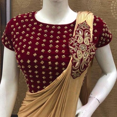 Maroon Blouse Designs, Velvet Blouse Designs Indian, Maroon Velvet Blouse, Velvet Blouse Designs, Lehenga Blouses, Hari Priya, Lace Blouse Design, Zardosi Work, Sari Design