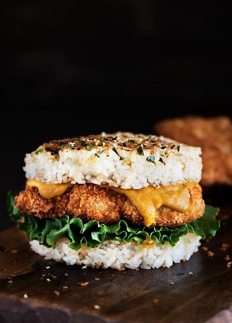 Chicken Katsu Tacos, Rice Burger, Sushi Burger, Chicken Katsu, Quick Lunch, Sushi Recipes, Chicken Sandwich, A Chicken, Burger Recipes