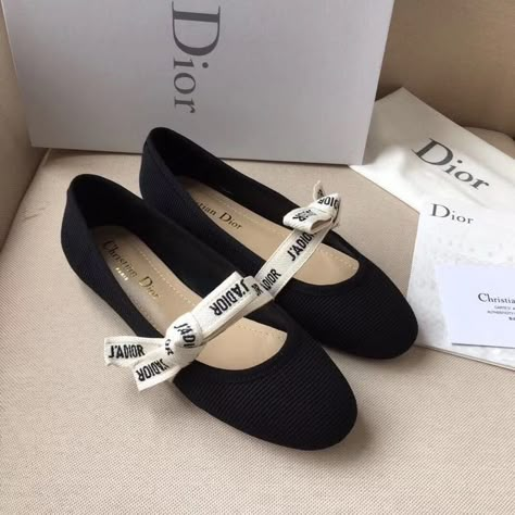 Dior 2022, Christian Dior Shoes, Ribbon Flats, Nyc Real Estate, Shoes Outfit Fashion, Women Casual Shoes, Summer Shoe, Stylish Sandals, Girly Shoes