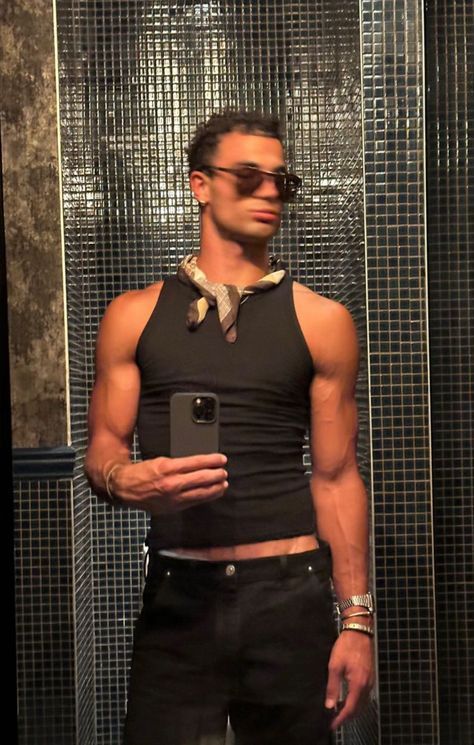 Black Shirt Night Outfit, Night Out Outfits Men, Thong Above Pants Outfit Men, Club Men Outfit, Club Fits Men, Clubbing Outfits Men, Mens Club Outfit, Club Outfits Men, Coachella Outfit Men