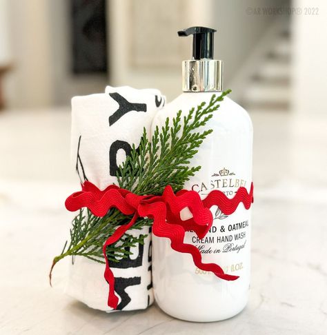 Holiday Work Gifts, Hand Towel Christmas Gift Ideas, Christmas Marketing Gift Ideas, Small Neighbor Christmas Gifts, Secretary Christmas Gift Ideas, Dishtowel Gift Ideas, Holiday Neighbor Gift Ideas, Christmas Gifts For Neighbors Cute Ideas, Hand Soap Gift Ideas