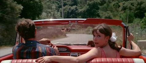 Pierrot le fou,1965,directed by Jean-Luc Godard, starring Anna Karina and Jean-Paul Belmondo. Film Noir Photography, Nastassja Kinski, Animiertes Gif, French New Wave, Anna Karina, Jean Luc Godard, Septième Art, French Cinema, Movie Shots