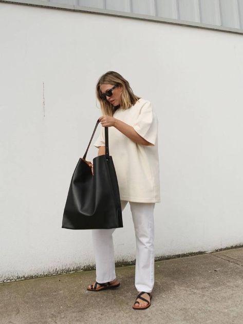 Alexis Foreman, Tote Bag Outfit, Minimalist Handbag, The Row Bag, Tote Outfit, Minimalist Bag, All White Outfit, Guest Outfit, What I Want