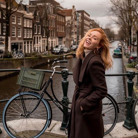 “10 years from now make sure you can say you chose your life, you didn’t settle for it” - Mandy Hale ✨ 8 years later, still living out of a suitcase... #worldofwanderlust #Amsterdam #Regram via @B7fcDX3hhOi Amsterdam Photoshoot Winter, Winter Fashion Amsterdam, The Netherlands Winter, Amsterdam Pictures Ideas Winter, Amsterdam Style Winter, Winter In Amsterdam Outfit, Amsterdam In March Outfits, Amsterdam Aesthetic Outfit Winter, Amsterdam Photo Ideas Winter