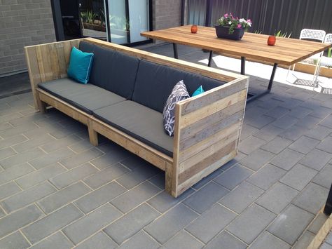 Pallet Furniture - Album on Imgur Pallet Shelves Diy, Diy Pallet Couch, Pallet Lounge, Outdoor Pallet, Diy Pallet Sofa, Pallet Seating, Pallet Garden Furniture, Pallet Patio, Diy Couch