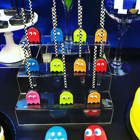 Derek's Pac-Man Party | CatchMyParty.com Eighties Christmas, Pac Man Party Decorations, Pacman Birthday Games, Pac Man Birthday Party, Pacman Birthday Party, Pacman Party Decorations, Pac Man Cricut, Pac Man Birthday Tshirt, Arcade Theme