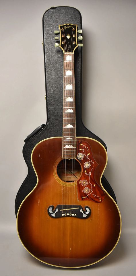 1970 Gibson J-200 Artist Jumbo Acoustic Sunburst w/HSC Gibson Acoustic, Guitar Stuff, Cool Guitar, Acoustic Guitar, Gibson, Guitar