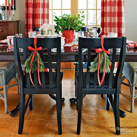 20-Minute Holiday Decor Christmas Chair Decor, Pretty Presents, Christmas Chair, Christmas Dining Room, Chair Decor, Festive Crafts, Christmas Centerpieces Diy, Beautiful Christmas Decorations, Holiday Meal