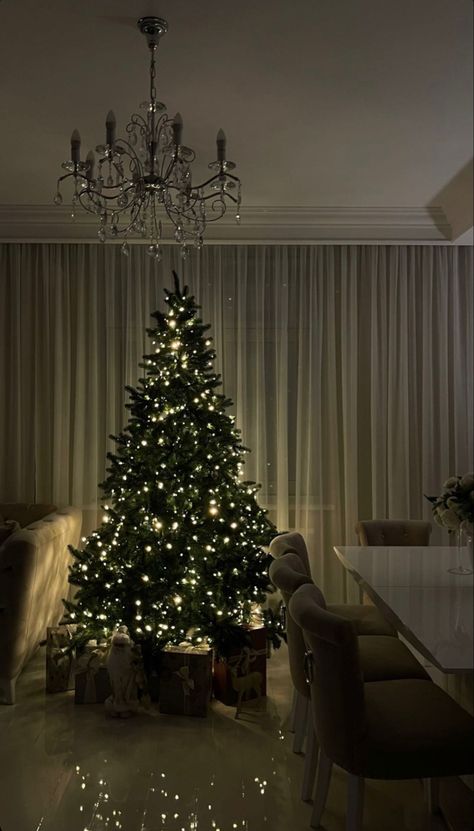 Christmas Dreaming, Cosy Christmas, Room Deco, Christmas Feeling, Christmas Inspo, Christmas Wonderland, Christmas Mood, Christmas Aesthetic, Cozy Christmas