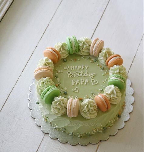 Macarons Cake, Happy Birthday Papa, Bento Cake, Buttercream Cake, Mini Cakes, Yum Yum, Macarons, Butter Cream, Birthday Cake