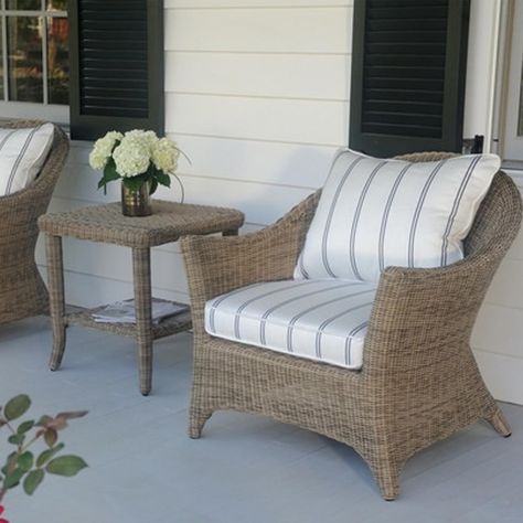 Wicker Porch Furniture, White Wicker Furniture, Elegant Outdoor Furniture, Furniture Cleaning, Wicker Bedroom, Wallpaper Texture, Wicker Shelf, Outdoor Wicker Furniture, Porch Furniture