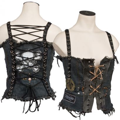 Wornstar Clothing, Denim Top Women, Rock Clothing, Denim Crafts Diy, Star Clothing, Ladies Denim, Preformance Outfits, Rockstar Jeans, Alt Outfits