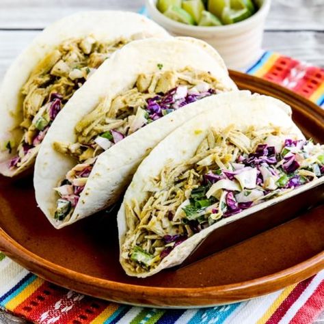 Green Chili Chicken Tacos, Tacos Videos, Stomach Exercises, Carb Dishes, Green Chile Sauce, Green Chili Chicken, Green Chile Chicken, Hatch Green Chile, Taco Dinner