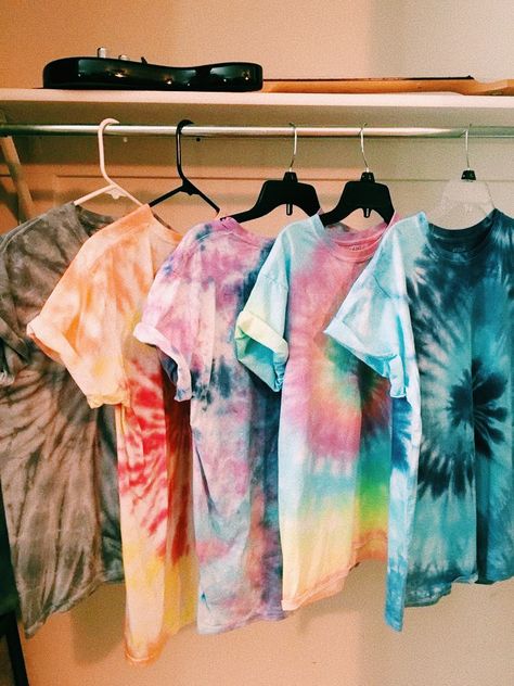 Tye Dye Shirts Aesthetic, Tie Died Ideas Aesthetic, Tie Dye Astethic, Tie Died Tshirts Aesthetic, Tye Dye Aesthetic, Tie Dye Outfits Aesthetic, Tie Dye Aesthetic, Ty Dye, Tie Die Shirts