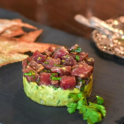 This ahi tuna appetizer is the ultimate, flavorful start to any meal. Each bite is vibrant and balanced, perfect for impressing your guests. Ahi Tuna Bites, Ahi Tuna Appetizer, Tuna Bites, Tuna Appetizer, Ahi Tuna Recipe, Easy Hummus Recipe, Juicy Baked Chicken, Tuna Avocado, Easy Hummus