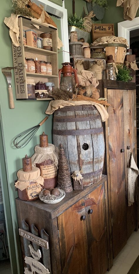 Diy Primitive Decor Living Room, Decorating With Antique Crocks, Rustic Cowboy Decor, Primitive Decor Ideas, Primitive Country Homes, Primitive Living Room, Primative Decor, Primitive Kitchen Decor, Interior Design Your Home