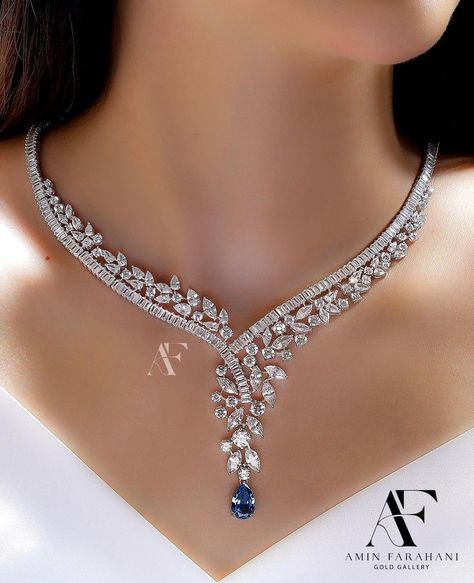 Fancy Diamond Necklace, Sangeet Outfit, Indian Wedding Jewelry Sets, Money Fashion, Diamond Jewelry Set, Fancy Jewelry Necklace, Bridal Diamond Jewellery, Diamond Necklace Set, Indian Wedding Jewelry