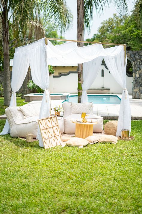 #bohochic #summer #date #picnic #bali #tulum #moroccan Backyard Birthday Parties, Backyard Birthday, Events Ideas, Picnic Ideas, White Party, Beach Party, Tulum, Pool Party, White Linen