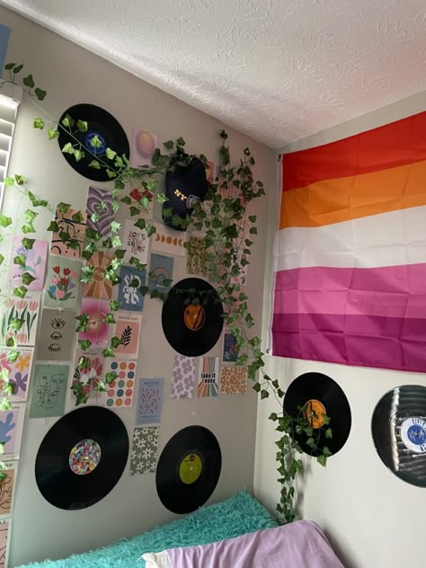 Lesbian Dorm Room Ideas, Sapphic Room Decor, Pride Flag Decor, Room With Lesbian Flag, Pride Flag Aesthetic Room, Nonbinary Room Ideas, Pride Flag Bedroom Aesthetic, Pride Room Ideas, Pride Flag In Room Aesthetic