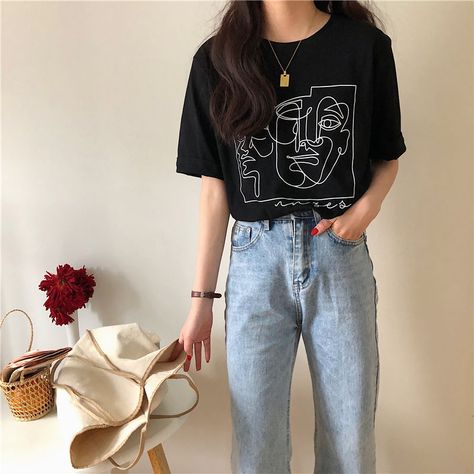 80s And 90s Fashion, Graphic Tee Outfits, Rainbow Outfit, Tumblr Outfits, Korean Aesthetic, Trendy Shirts, Harajuku Fashion, Ethical Fashion, Aesthetic Clothes