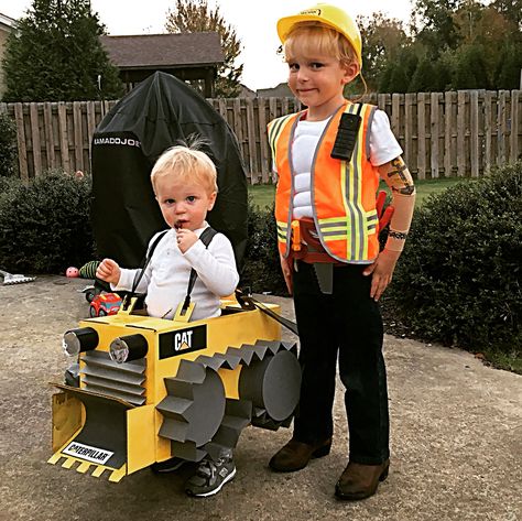 Costumes bulldozer costume construction costume Halloween kids ideas Toddler Construction Costume, Bulldozer Costume, Construction Costume, Diy Costumes For Boys, Halloween Costumes Kids Boys, Halloween Crafts Decorations, Pumpkin Costume, Homemade Costumes, Mens Halloween Costumes