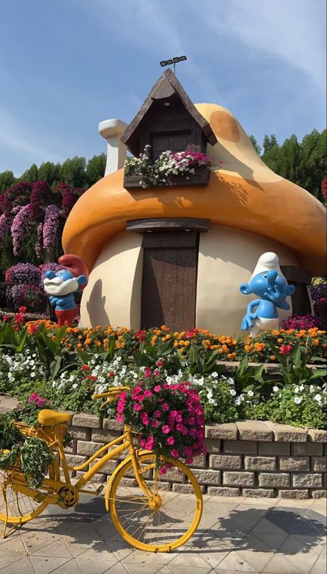 Smurf Wallpapers Aesthetic, Smurfs Wallpaper Iphone, Smurfs Aesthetic, Smurfs Wallpaper, Smurf Cartoon, Floral Photography Nature, Smurf House, Modern Hacienda, Smurf Village