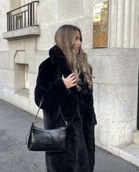 Winter Outfits Work, Black Fur Coat Outfit, Fur Coat Outfits, Faux Fur Coats Outfit, Fur Jacket Outfit, Fur Coat Outfit, Black Fur Coat, She Walks In Beauty, Black Faux Fur Coat