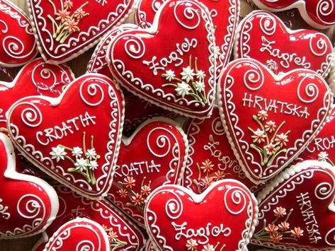 Licitar Heart, Ornament Cookies, Ginger Cookies, Heart Cookies, Cookie Designs, Zagreb, Handmade Shop, Red Heart, Handmade Ceramics