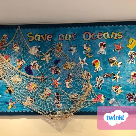 Twinkl's save our oceans display. Sea Plastic Art, Ocean Powerpoint, Sea Pollution, Ocean Display, Beach Display, Pollution Activities, Ocean Classroom, Fauna Marina, Ocean Pollution