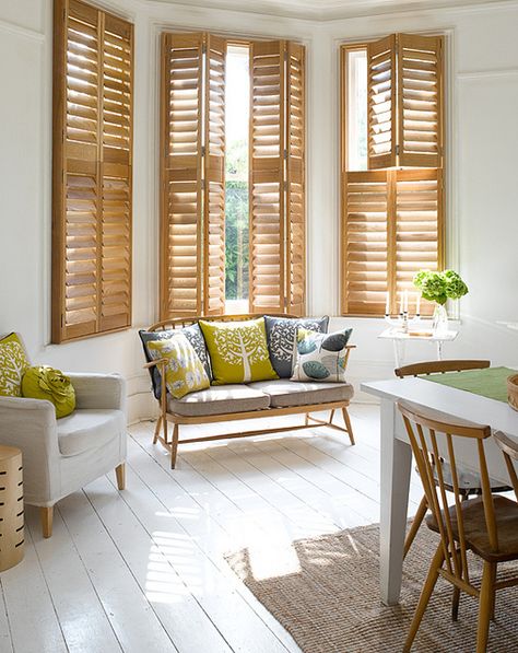 white with shutters Interior Design Country, White Wooden Floor, Wooden Shutters, Wood Shutters, Wooden Blinds, Painted Floors, Ferm Living, A Living Room, Small Living Room