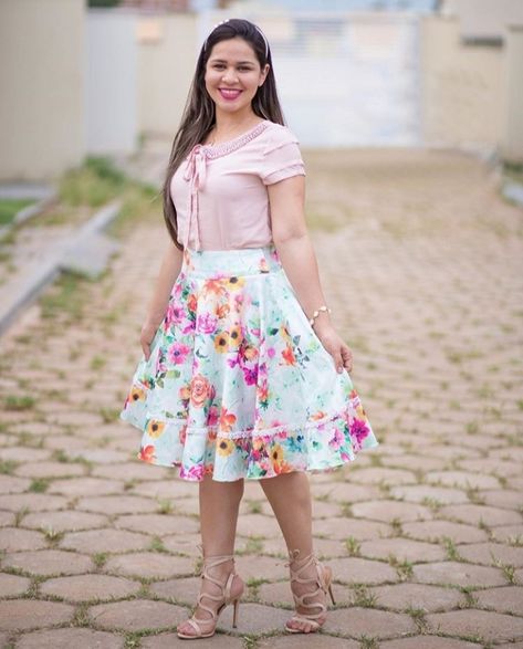 Floral Print Skirt, Printed Skirts, Floral Skirt, Midi Skirt, Fashion Beauty, Floral Prints, Tv, Floral, Beauty