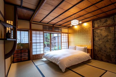 Romantic Kyoto Japanese Style Interior Design, Japan Interior Design, Japanese Style Interior, Machiya House, Japanese Homes, Japan Interior, Japanese Bedroom, Japanese Home Design, Japanese Style House