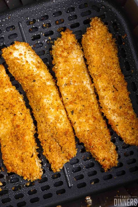 Learn how to fry fish in air fryer. When frying fish in the air fryer you'll need to use a bread crumb coat, not a batter coat. Air fryer fried fish is healthier than fried tilapia and tastes just as good! This 30 minute meal is a great dinner recipe. Cook as a main course. Use with tilapia, cod, halibut or your favorite white fish. Coconut Chicken Tenders, Air Fried Fish, Air Fryer Fish Recipes, Fried Tilapia, Sauce Tartare, Air Fryer Chicken Tenders, Crispy Fish, Air Fryer Fish, Cooking Frozen Chicken