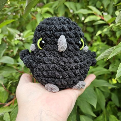 This cutie is joining the rest of the flock! Raven/Crow ❤️ pattern by: @anniecarrawayart #crochetbirds #crochetplushie #cutecrochet #amigurumibird Raven Crochet Pattern, Crochet Raven Pattern Free, Raven Crochet Pattern Free, Crow Crochet Pattern Free, Crow Crochet Pattern, Crochet Raven, Raven Crochet, Crow Crochet, Dark Crochet