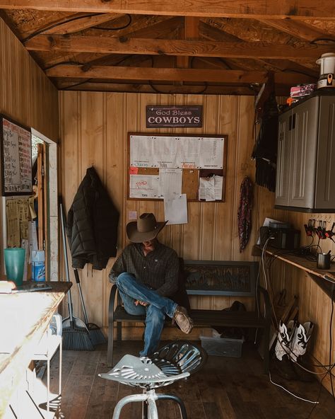 It was late August, returning to what will always feel like a second home #jh #jacksonhole #grandteton #wyoming #gtnp #yellowstone #mountains #ranchlife #summeroutwest Jackson Hole Wyoming Aesthetic, Yellowstone Mountains, Yellowstone Aesthetic, Country Vibes, Yes Man, Winter Mood, Jackson Hole Wyoming, Second Home, Ranch Life