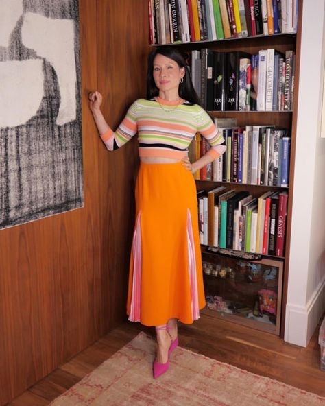 Lucy Liu in JoosTricot and Versace for Sesame Street: 50 Years of Sunny Days | Tom + Lorenzo Lucy Liu Outfits, Lucy Liu Style, Versace Skirt, Triangle Body Shape, Gamine Style, Lucy Liu, Winter Typ, Fall Winter Trends, Spring Summer Trends